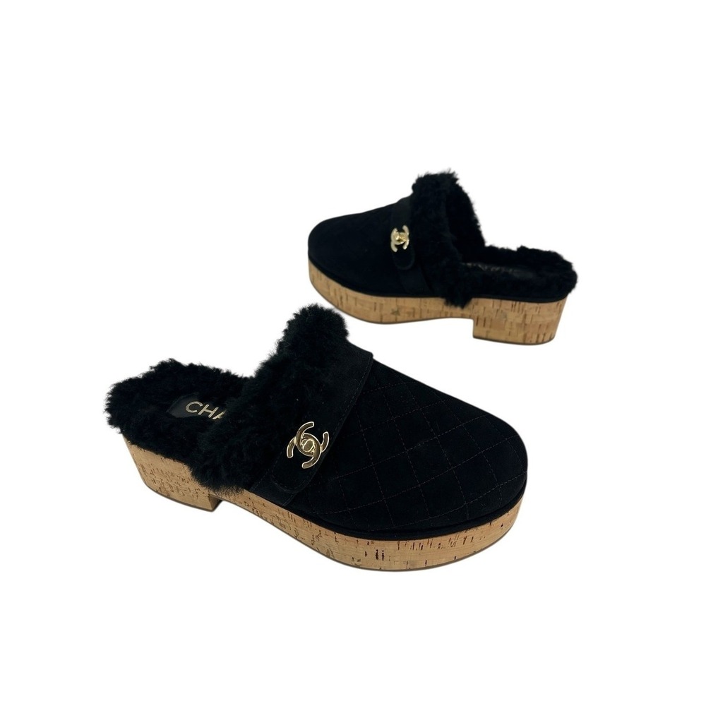 Chanel 21A Black Shearling CC Turn Clasp Quilt Cork Mules Size 36